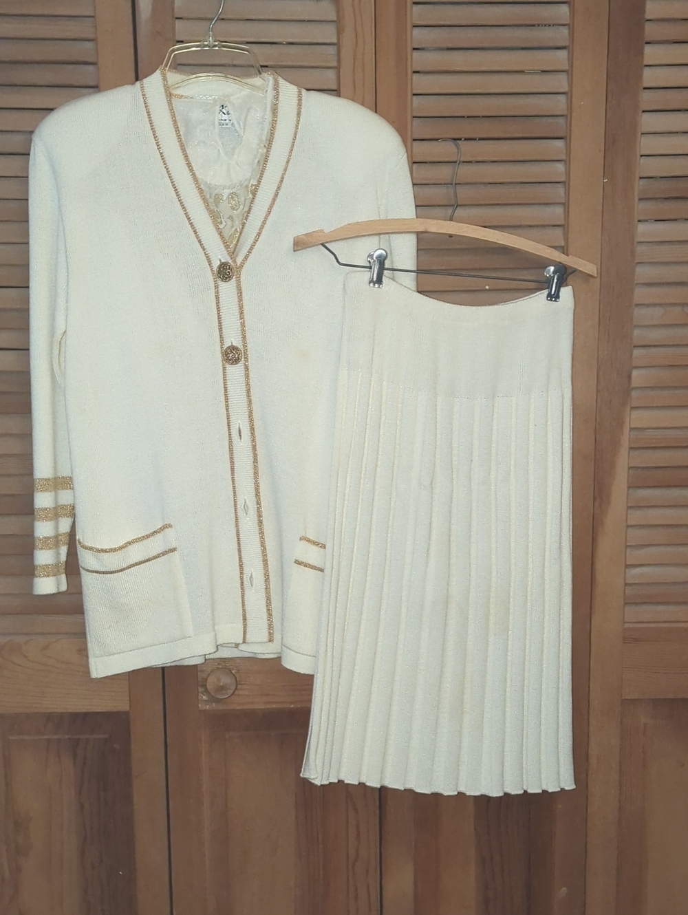 Vintage Women's Cream Pleated Skirt by Ami Knits Size 10